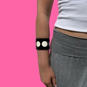 vintage! y2k! black and white large polka dot acrylic cuff bangle bracelet!